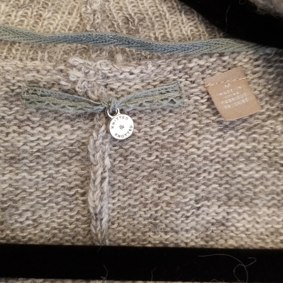 Gray Sweater - Picture 4 of 4